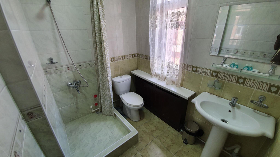 Bathroom 3, Sarbon Hotel Tashkent, Tashkent City