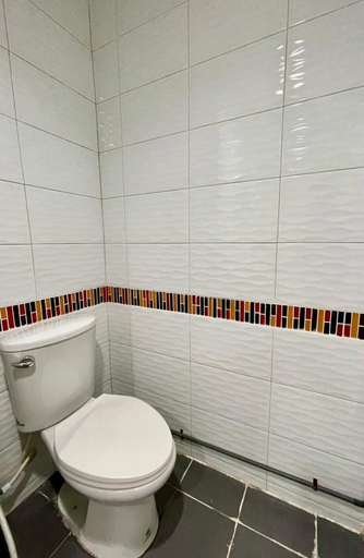 Bathroom 3, Sampheng Apartment, Samphantawong