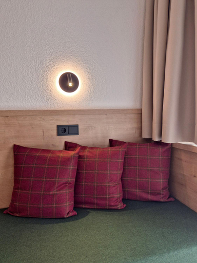 Others 5, Garbershof, Imst
