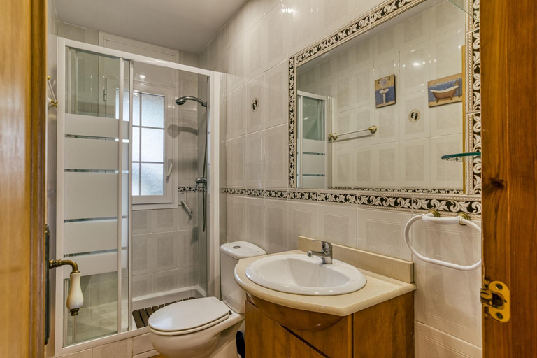 Bathroom 4, Villa Casa Dolores Style Catalan, Girona