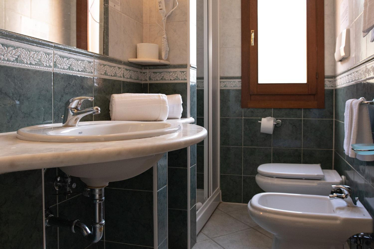 Bathroom 3, Spacious Apartment With Shared Pool, Nuoro