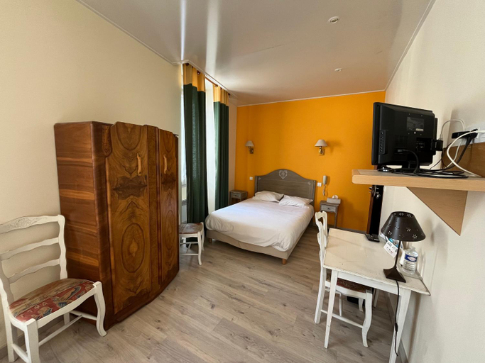 Bedroom 2, Logis Le Bretagne, Sarthe