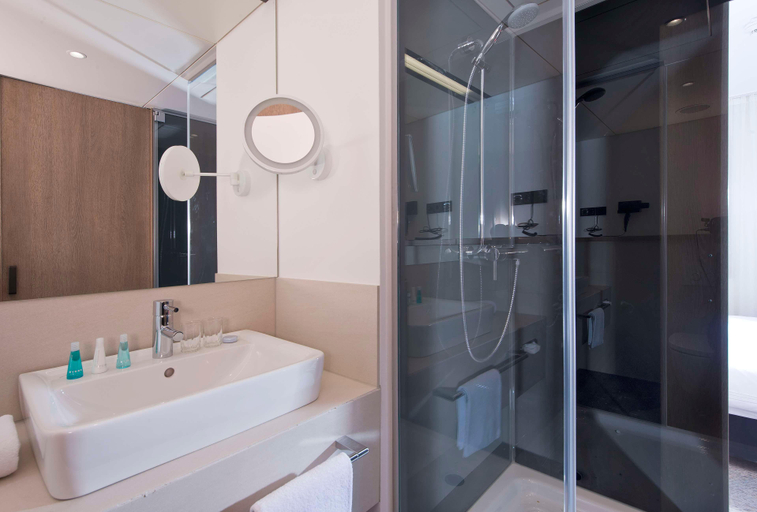 Bathroom 4, SORAT Hotel Saxx Nürnberg, Nürnberg