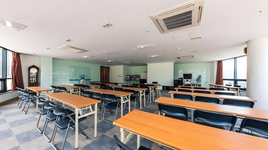 Business Facilities, Gapyeong Cheonseom Resort, Gapyeong
