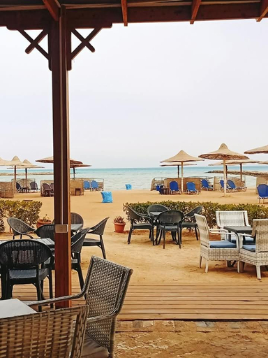 Food & Drinks 4, Bedroom Chalet Turtles Beach, Side Sea View, Al-Ghurdaqah