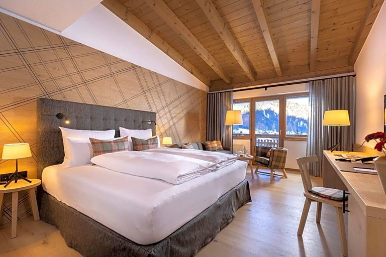 Bedroom 3, Defereggental Hotel & Resort, Lienz