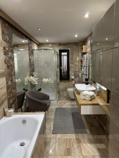 Bathroom 3, Apartman NAVRCHU, Brezno