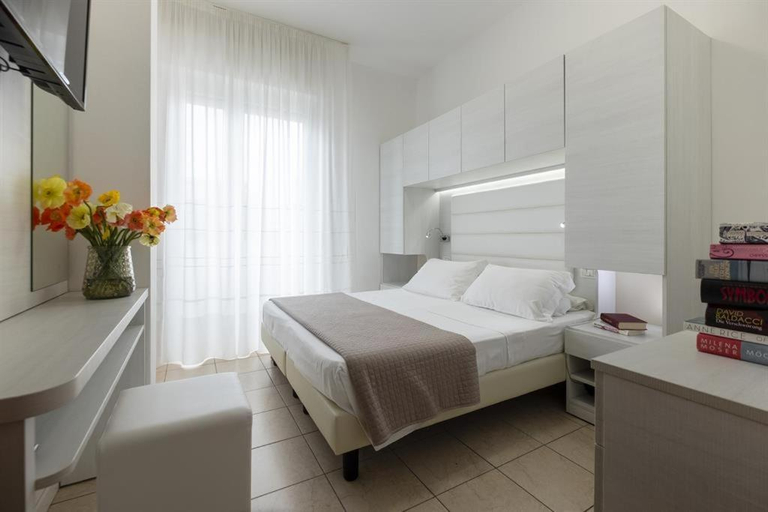 Bedroom 3, Hotel Elios, Rimini