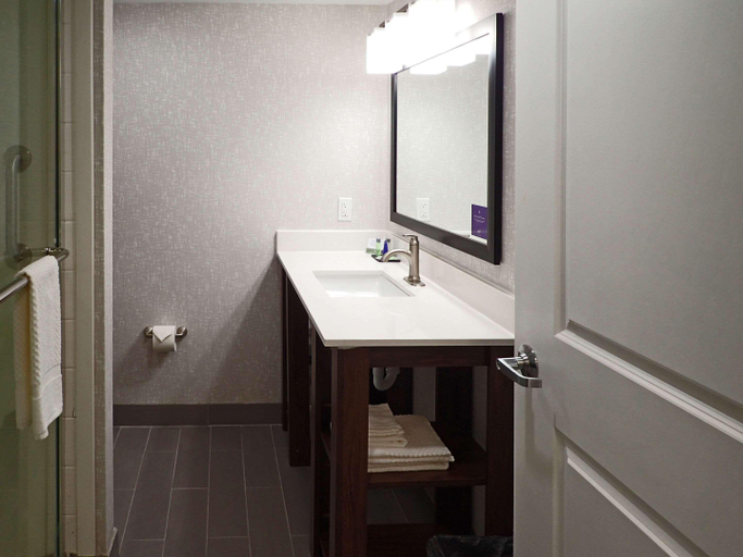 Bathroom 4, Sleep Inn & Suites California, Saint Mary's
