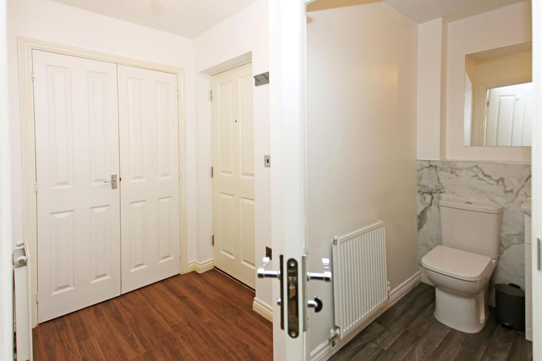 Bathroom 3, Autumn Heights Apartments, Telford and Wrekin
