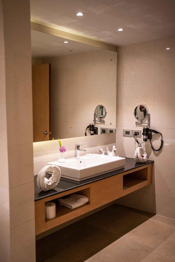 Bathroom 5, Pokhara Grande, Gandaki