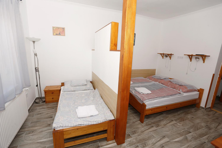 Bedroom 2, Total Relax Apartmanhaz, Mezőkövesdi