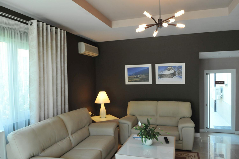 Public Area 3, Hotel Sokrat, Tiranës