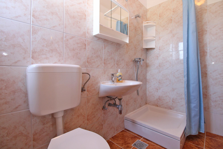 Bathroom 3, Apartment 777, Fažana