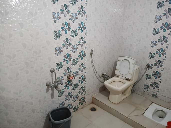 Bathroom 2, Hotel Keshav, Nagpur
