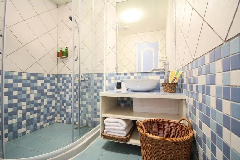 Bathroom 3, Bei Yue Bed and Breakfast, Yilan