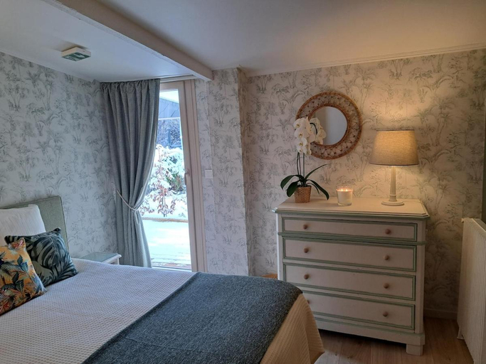 Bedroom 3, Le Logis Fleurs et jardins de Pitry, Eure