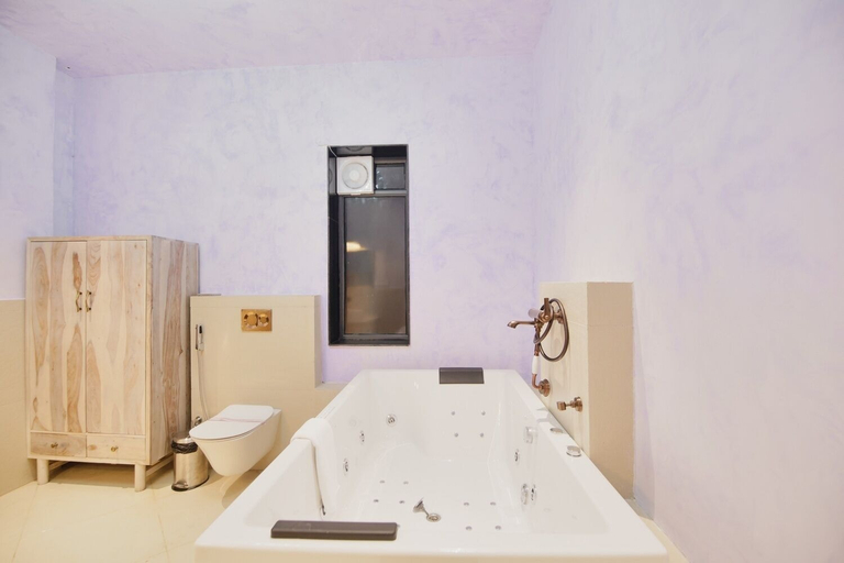 Bathroom 2, SADRI HAVELI Boutique Heritage Hotel - Lake Pichola Udaipur, Udaipur