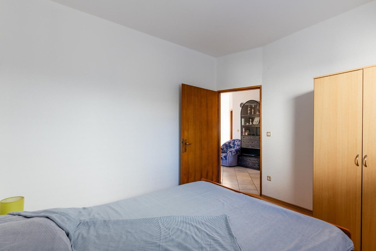 Bedroom 2, Apartments Hasnek, Vir