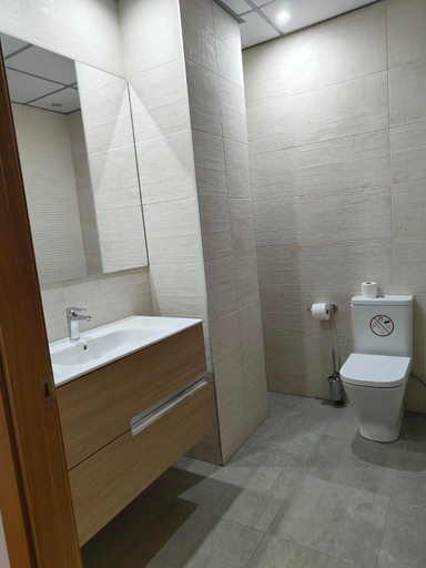 Bathroom 4, Abedules 3, Alicante