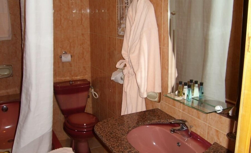 Bathroom 4, Valencia Hotels, AbujaMun