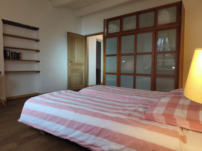 Room 4, Appartement au charme d'antan, Moselle