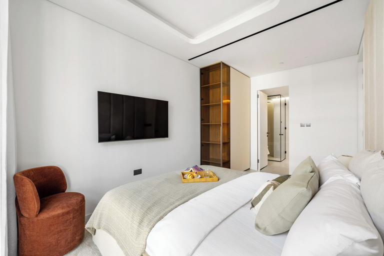 Room 5, Upscale 3BR Maid Near Dubai Mall, Dubai