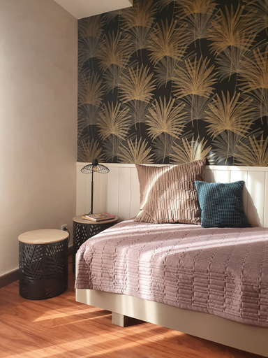 Room 4, Grange Carrée, Ain