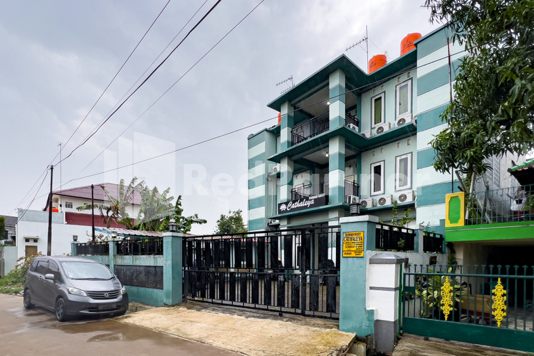 Exterior & Views 2, Acintyya Homestay Syariah RedPartner, Karawang