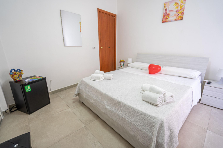 Bedroom 3, Vista Mare Apartments, Messina