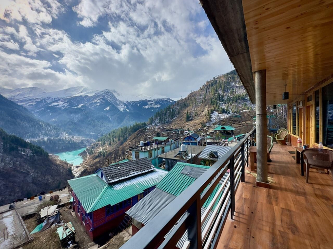 Exterior 5, Oh Yaara, Kullu