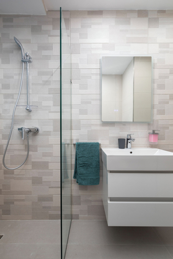 Bathroom 4, Stylish Cosy 2BR APT near Tigne Point
