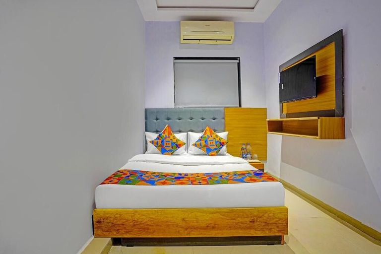 Room 5, Hotel Nidhivan Palace, Surat