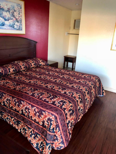 Bedroom 4, Cajun Inn Motel, Lafourche