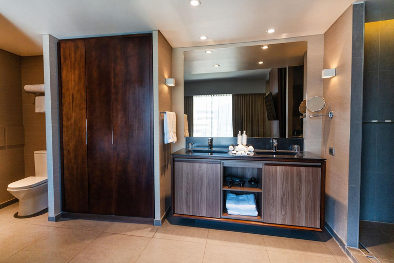 Bathroom 5, DoubleTree by Hilton Santiago Kennedy, Santiago