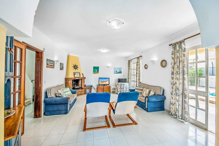 Others 5, Villa Arines, Albufeira