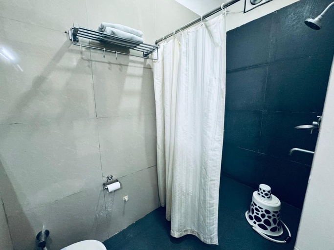 Others 5, Hotel The Emerald, Bilaspur