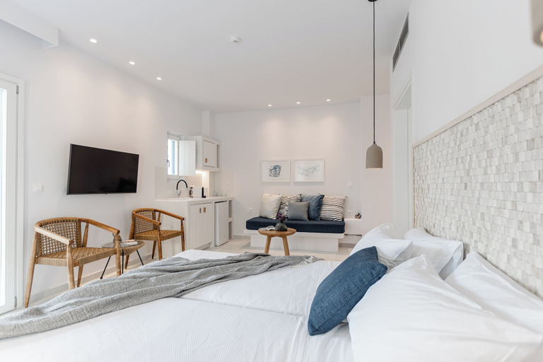Room 4, Blue Art Suites, South Aegean