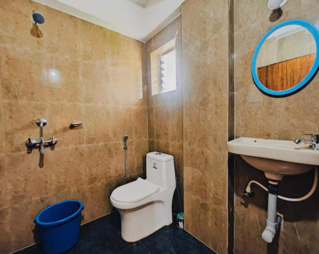 Bathroom 2, Casa De Johria, North Goa