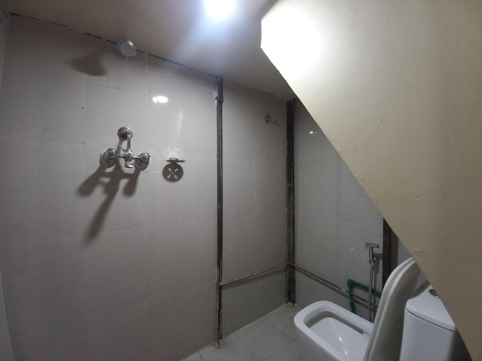 Bathroom 4, Swastik Guest House, Bagmati