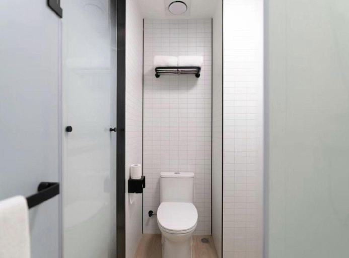 Bathroom, Hi Inn Changchun High-tech Zone Eurasia Store, Changchun