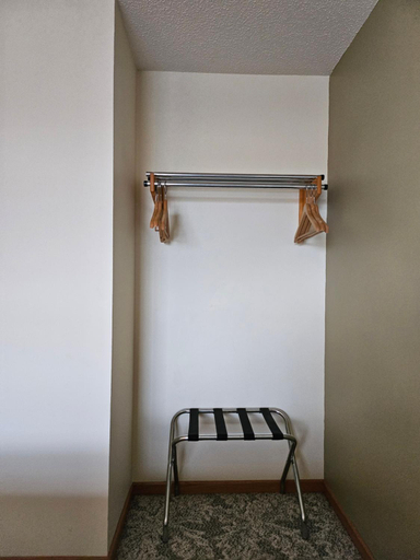 Bedroom 2, Budget Host Inn & Suites, Delta