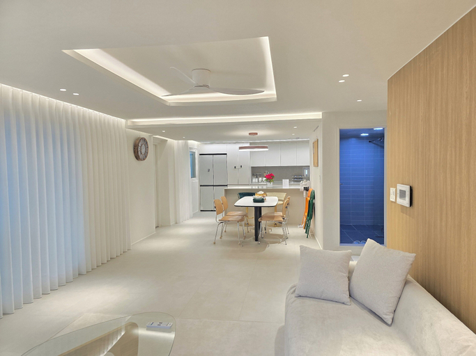 Living area 3, Thebombstay Gangnam, Gangnam