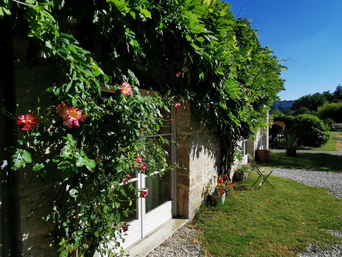 Exterior view 3, Laborie, Lot