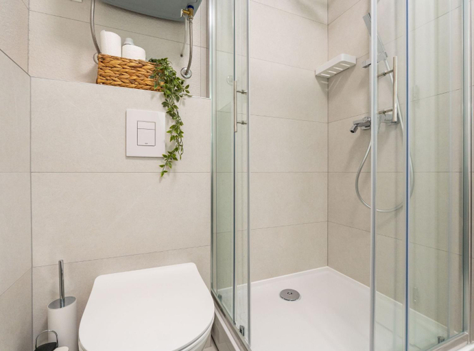 Bathroom 3, Modern City Escape, Dubrovnik
