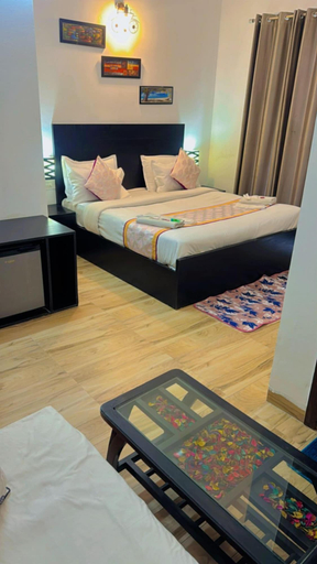 Bedroom 2, Pearl Suites at Omex Enternity, Mathura