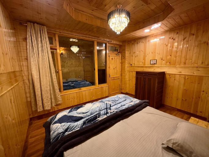 Interior 3, Oh Yaara, Kullu