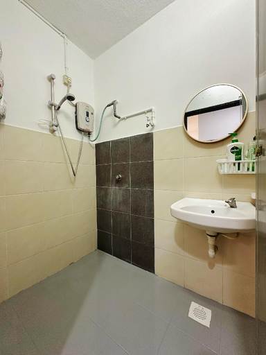 Bathroom 3, Ipoh Pengkalan Homestay, Kinta