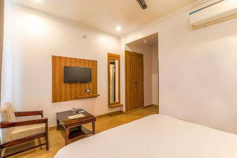 Room 4, Hotel Global Inn Gold, Lucknow