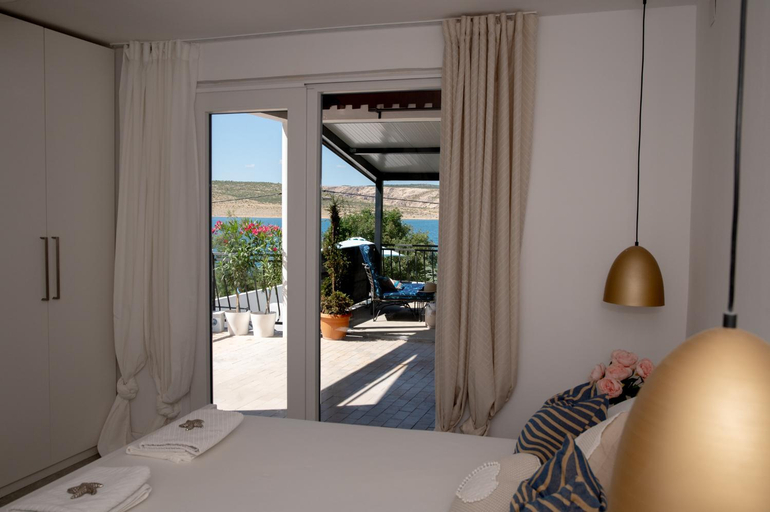 Others 5, Beach House Valerija, Jasenice